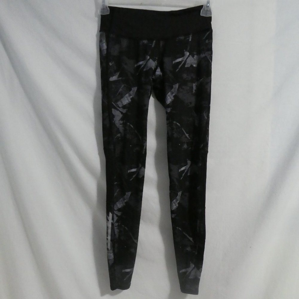 OLD NAVY ACTIVE Go-Dry Fitted Leggings size small, zip back pouch BNWOT